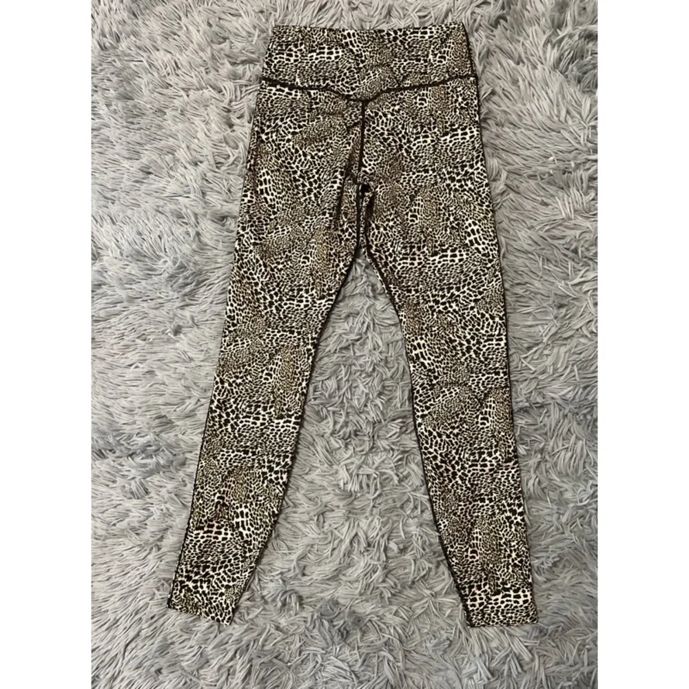 Nike One Leopard Print Mid Rise 7/8 Dri-Fit Tights
